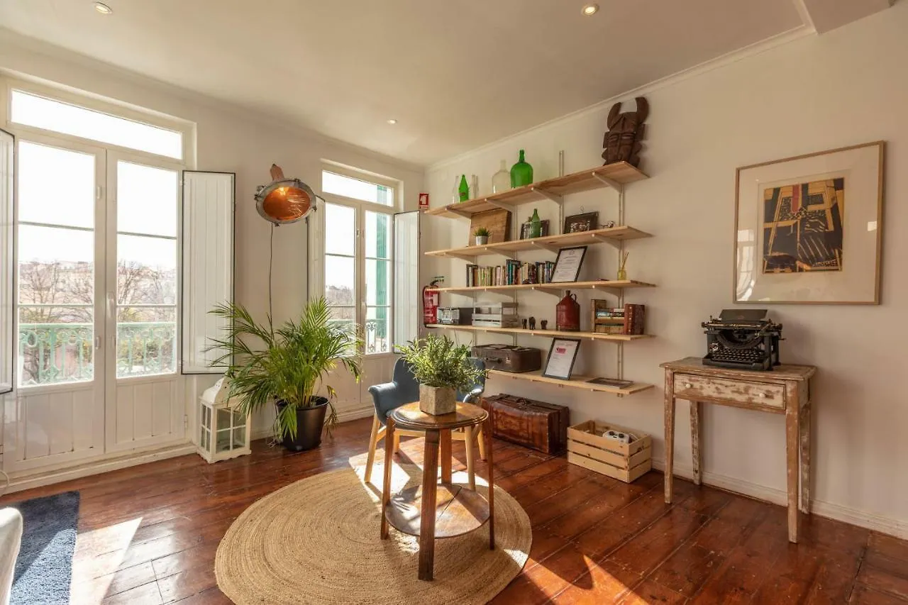 Fantastic Family Apartment In Estrela Lisboa