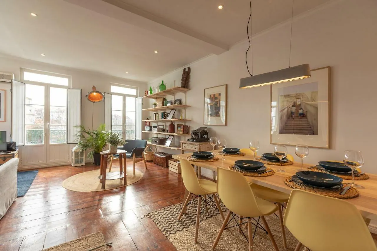 Fantastic Family Apartment In Estrela Lisboa